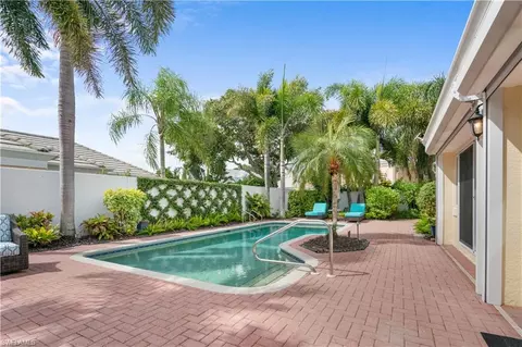 Exterior - 807 Rue Deville #2.11, Naples, FL 34108 photo 4 of 8