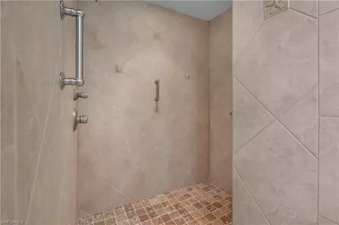 Bath - 807 Rue Deville #2.11, Naples, FL 34108 photo 2 of 4