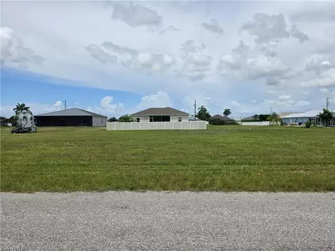 3319 NW 4th St, Cape Coral, FL 33993
