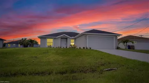 2702 46th St SW, Lehigh Acres, FL 33976