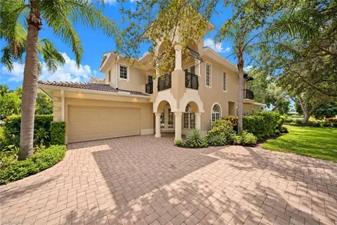 4840 W Boulevard Ct, Naples, FL 34103