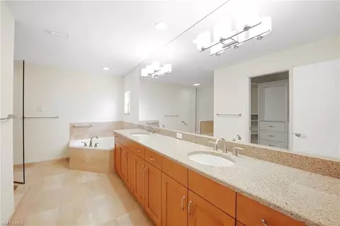 Bath - 3066 Round Table Ln, Naples, FL 34112 photo 1 of 3
