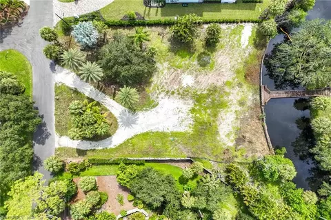 182 Cocohatchee Blvd, Naples, FL 34110 photo 2