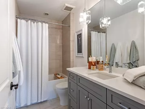Bath - 131 3rd St N, Naples, FL 34102 photo 4 of 5