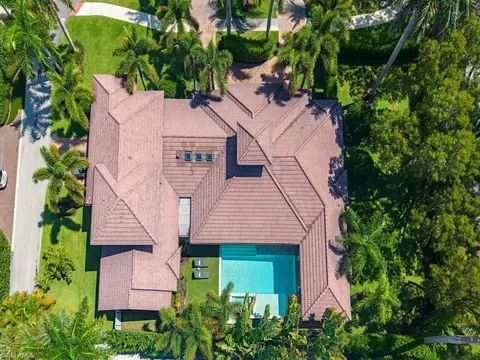 View/Area - 131 3rd St N, Naples, FL 34102 photo 1 of 5