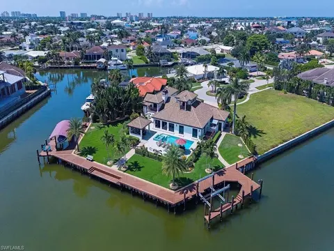 919 Sundrop Ct, Marco Island, FL 34145