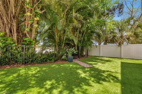 Exterior - 200 Burning Tree Dr, Naples, FL 34105 photo 6 of 11