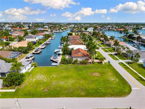 960 Bonita Ct, Marco Island, FL 34145