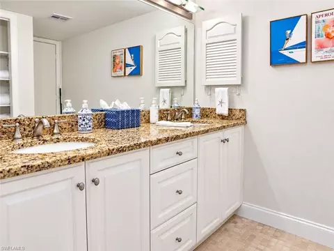 Bath - 1990 Bald Eagle Dr #A, Naples, FL 34105 photo 2 of 3