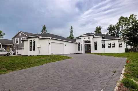 10601 Landau Ln, Bonita Springs, FL 34135