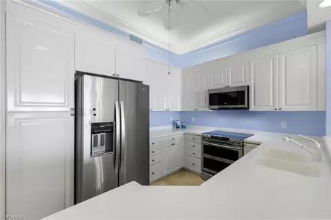 Kitchen - 400 Flagship Dr #1206, Naples, FL 34108 photo 4 of 4