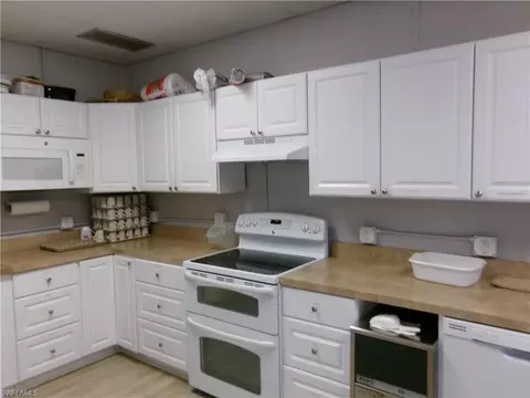 Kitchen - 2 Monaco Ter, Naples, FL 34112 photo 3 of 3