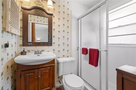 Bath - 191 4th St NE, Naples, FL 34120 photo 1 of 2