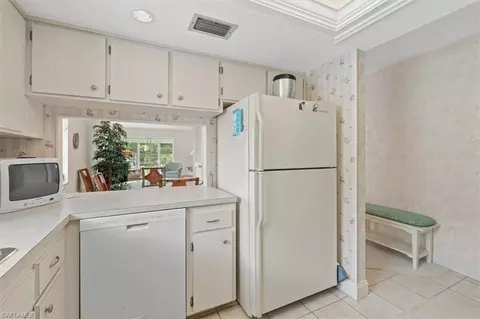 Kitchen - 315 Saint Andrews Blvd #D31, Naples, FL 34113 photo 2 of 3