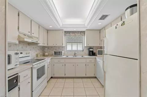 Kitchen - 315 Saint Andrews Blvd #D31, Naples, FL 34113 photo 1 of 3