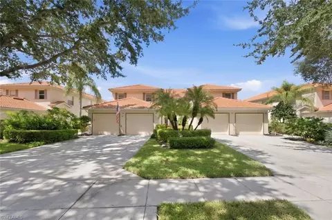 250 Robin Hood Cir #201, Naples, FL 34104
