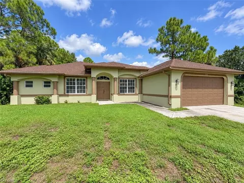 2702 25th St W, Lehigh Acres, FL 33971