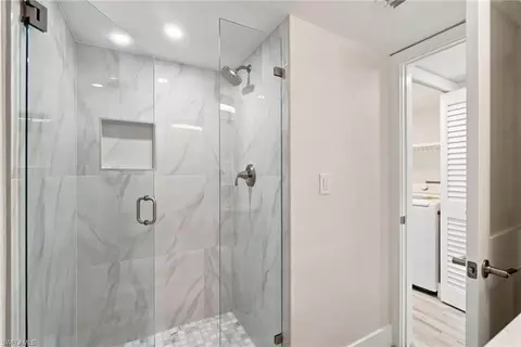 Bath - 29 High Point Cir E #204, Naples, FL 34103 photo 6 of 6