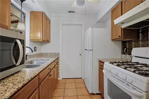 Kitchen - 16564 NE 25th Ln, Williston, FL 32696 photo 1 of 3