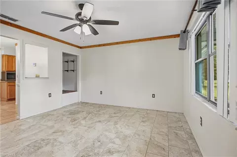 Living - 16564 NE 25th Ln, Williston, FL 32696 photo 2 of 5