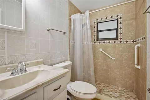Bath - 16564 NE 25th Ln, Williston, FL 32696 photo 1 of 1