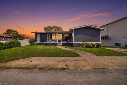 280 Worley St, Chokoloskee, FL 34138