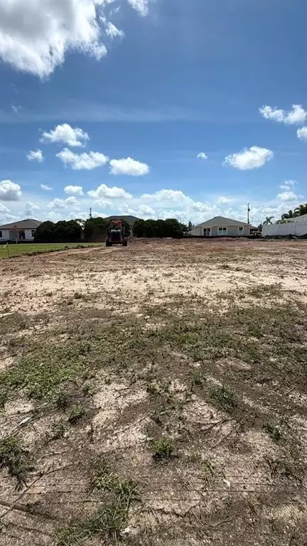 1003 Santa Barbara Blvd N, Cape Coral, FL 33993