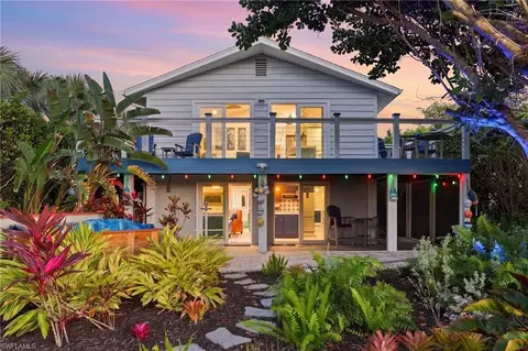 Exterior - 193 Cocohatchee St, Naples, FL 34110 photo 7 of 12
