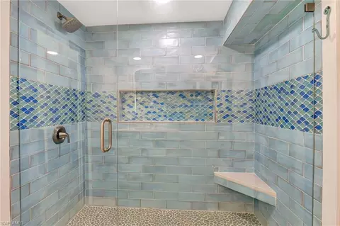 Bath - 193 Cocohatchee St, Naples, FL 34110 photo 4 of 6