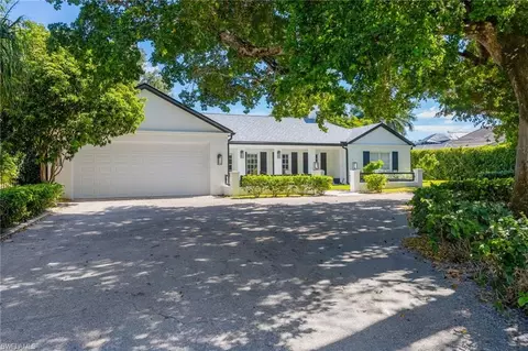 2728 Crayton Rd, Naples, FL 34103