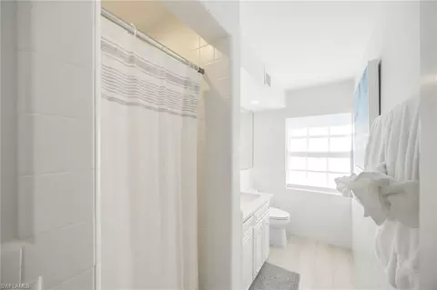 Bath - 2728 Crayton Rd, Naples, FL 34103 photo 3 of 3