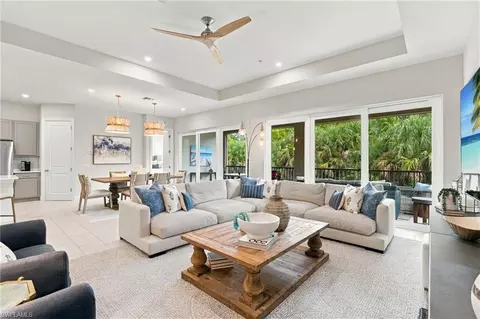 178 Indies Dr E #202, Naples, FL 34114
