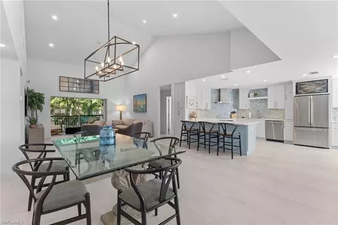 6855 San Marino Dr #201B, Naples, FL 34108
