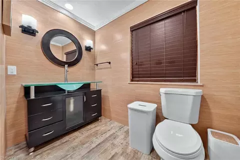Bath - 6255 Cedar Tree Ln, Naples, FL 34116 photo 3 of 8