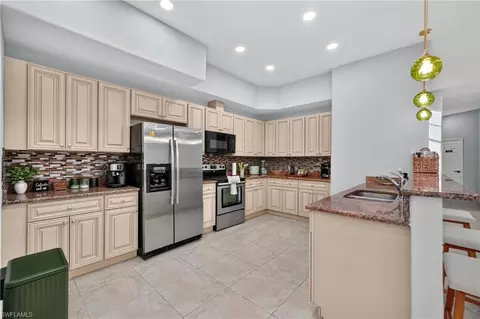 Kitchen - 6255 Cedar Tree Ln, Naples, FL 34116 photo 5 of 5