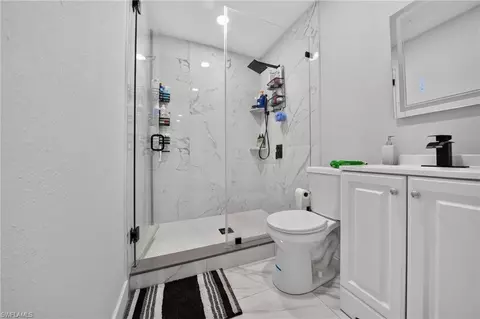 Bath - 6255 Cedar Tree Ln, Naples, FL 34116 photo 4 of 8