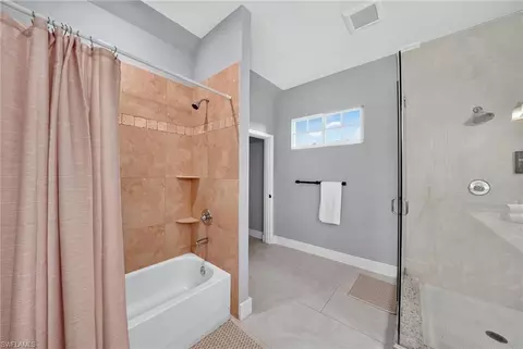 Bath - 6255 Cedar Tree Ln, Naples, FL 34116 photo 6 of 8