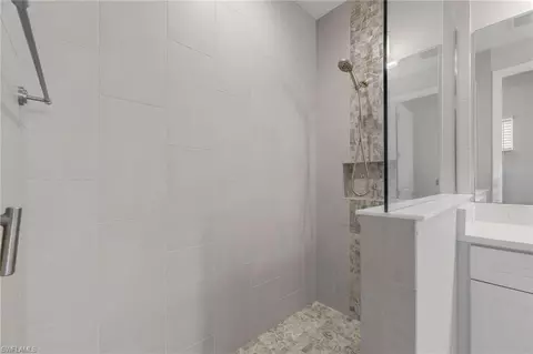 Bath - 4564 Centaurus Cir, Naples, FL 34120 photo 3 of 4