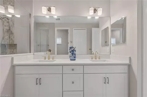 Bath - 4564 Centaurus Cir, Naples, FL 34120 photo 2 of 4