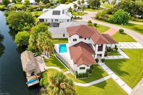 15361 River Cove Ct, North Fort Myers, FL 33917