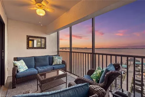 2711 1st St #403, Fort Myers, FL 33916