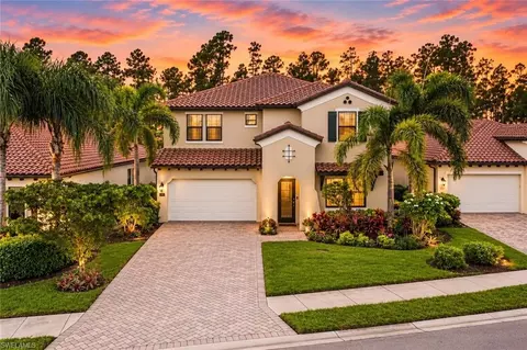 4391 Raffia Palm Cir, Naples, FL 34119