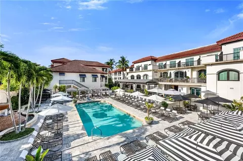 221 9th St S #123, Naples, FL 34102