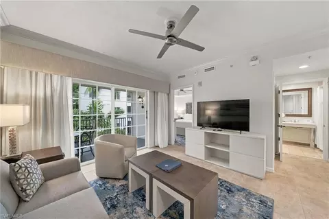 221 9th St S #219, Naples, FL 34102