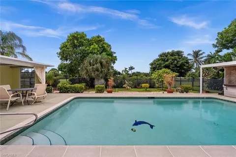 Exterior - 180 Pebble Beach Blvd, Naples, FL 34113 photo 2 of 8