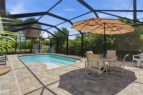 240 Fairweather Ln, Fort Myers Beach, FL 33931
