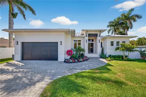850 101st Ave N, Naples, FL 34108