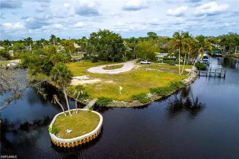 27211 Del Ln, Bonita Springs, FL 34135