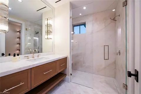 Bath - 1544 3rd St S, Naples, FL 34102 photo 5 of 8