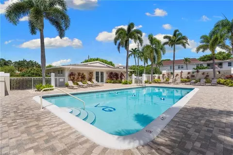 Exterior - 506 Broad Ave S #506, Naples, FL 34102 photo 4 of 9